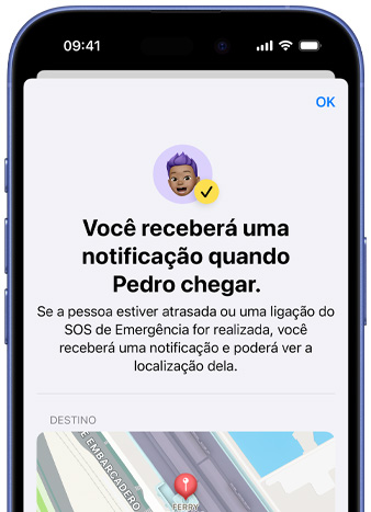 A tela do iPhone mostra a confirmação de que uma notificação do Buscar foi configurada. O texto diz que a pessoa será notificada quando Pedro chegar, e há um mapa com a localização fixada na parte inferior da tela.