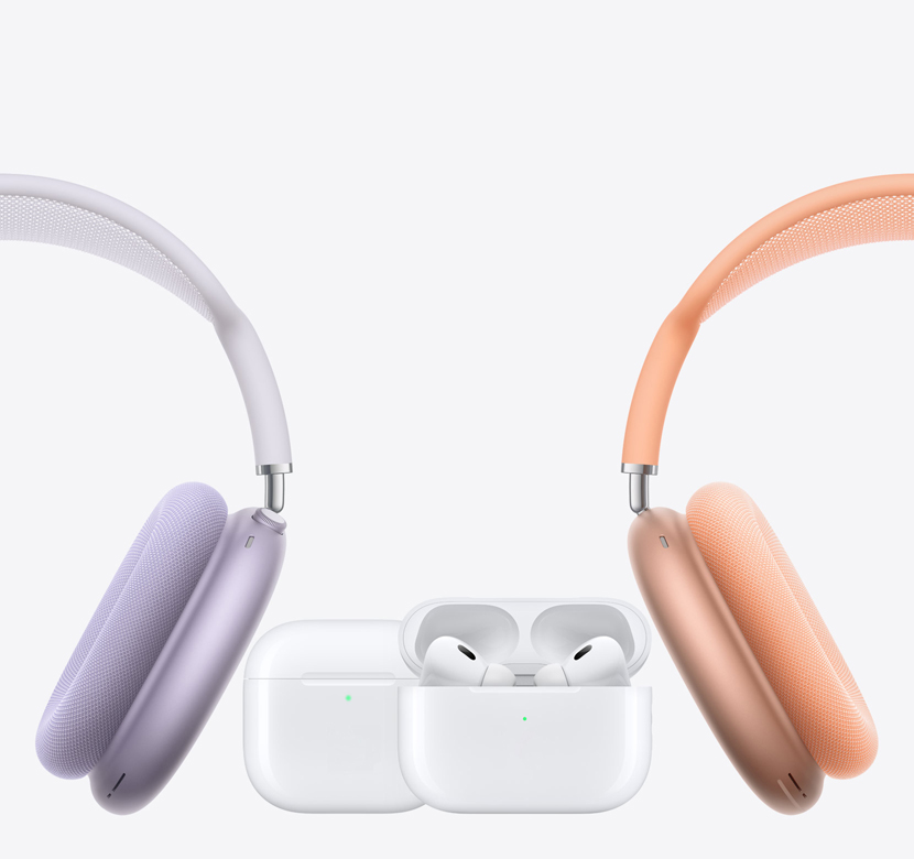 AirPods Max à esquerda e à direita com os AirPods 4 e os AirPods Pro 2 no centro.