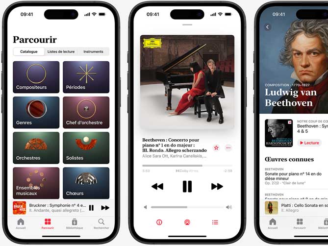 L’iPhone de gauche montre l’onglet Parcourir d’Apple Music Classical, avec l’onglet Catalogue sélectionné et affichant les catégories Compositeurs, Périodes, Genres, Chef d’orchestre, Orchestres, Solistes, Ensemble musicaux et Chœurs; l’iPhone du centre affiche le Concerto pour piano numéro1 en do majeur, Op.15 : III. Rondo. Allegro scherzando, jouant en Dolby Atmos; l’iPhone de droite montre la page de la section Compositeurs de Ludwig van Beethoven