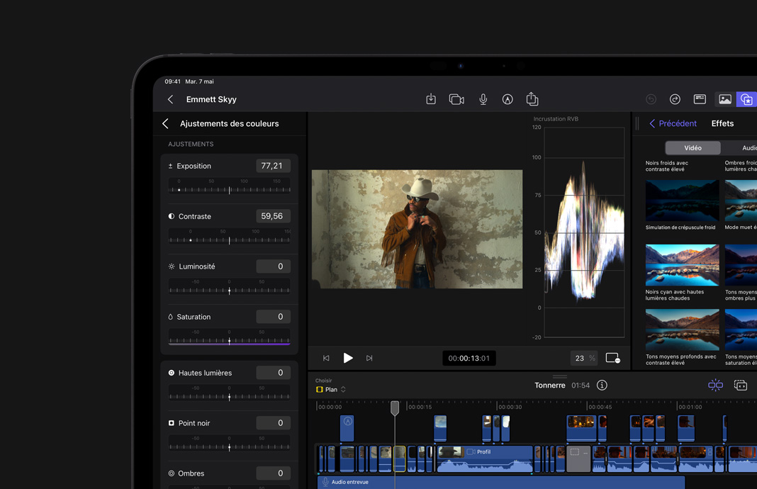 iPad Pro montrant les données d’étalonnage d’un plan de trois personnes marchant dans le désert dans Final Cut Pro pour iPad.