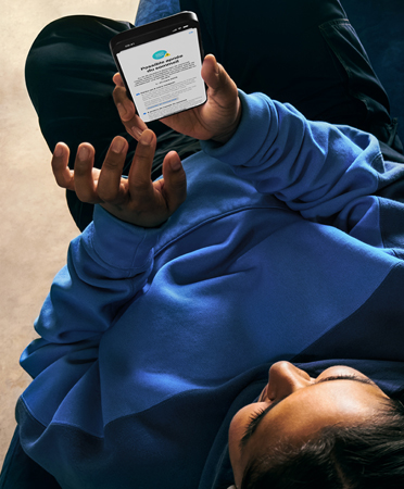 iPhone 15 Pro Max, vue en plongée, interface affichant Santé, Apnée du sommeil