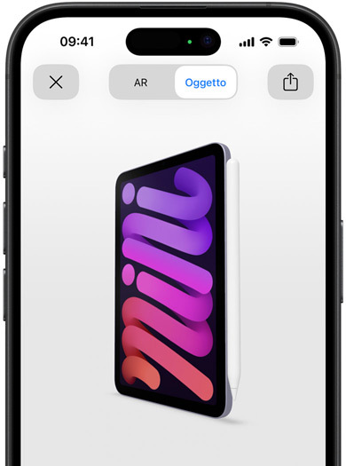 Un iPhone che mostra una visualizzazione in realtà aumentata di un iPad mini con una Apple Pencil Pro agganciata sul lato.