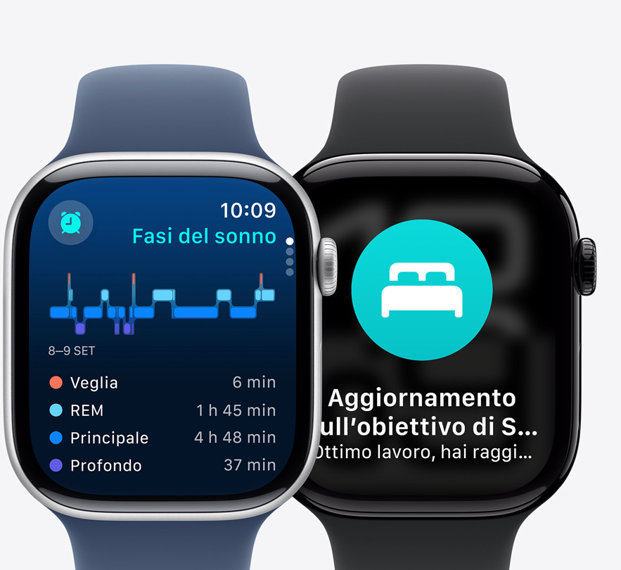 Due Apple Watch Series 10 visti di fronte che mostrano rispettivamente la schermata della funzione “Fasi del sonno” e la notifica di una possibile apnea notturna.