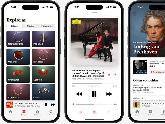 Un iPhone a la izquierda muestra la pestaña Explorar de Apple Music Classical con la pestaña Catálogo seleccionada con las categorías Compositores, Periodos, Géneros, Directores, Orquestas, Solistas, Conjuntos y Coros. Un iPhone en el medio muestra el concierto para piano n.º 1 en do mayor, Op. 15: III. Rondo. Allegro scherzando de Beethoven reproduciéndose en Dolby Atmos. Un iPhone a la derecha muestra la página de Ludwig van Beethoven en la categoría Compositor