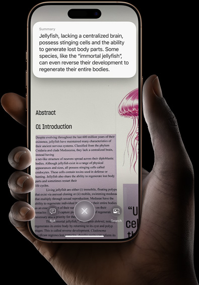 一隻手拿著 iPhone 16 Pro,螢幕顯示使用視覺智慧功能得到的搜尋結果。