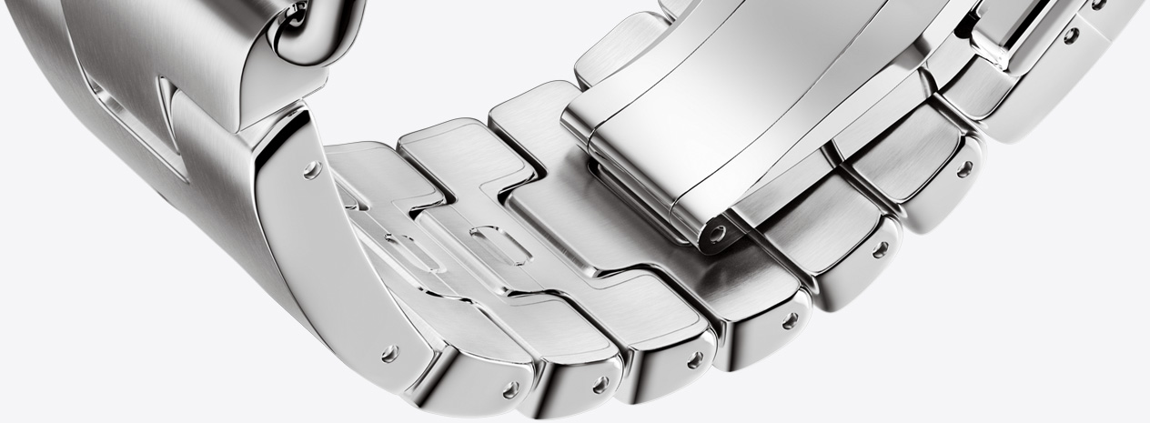 Side view of the Satiné Grand H band in stainless steel.